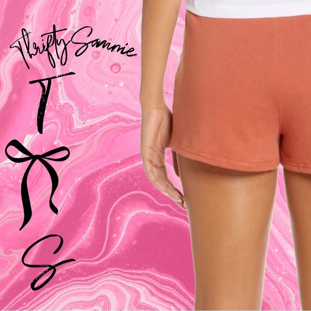 Vuori sunnyside women's orange Shorts